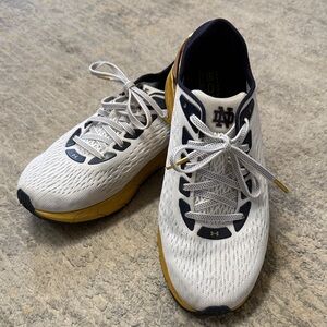 Under Armour Notre Dame ND Hovr SONIC Womens 8.5 or Mens 7 Running Shoes EUR 40
